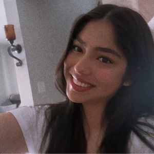 Meet your Posher, Eeshika